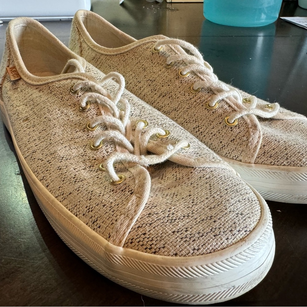 Keds Orthite canvas lace up sneakers. Size 8. Lightly worn.